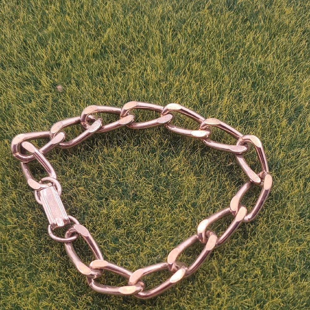 Elegant Silver Tone Buckle Chain Bracelet B3328